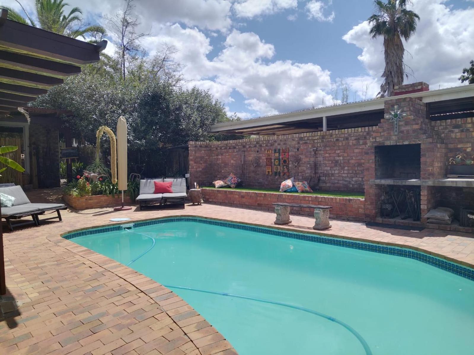 Earthbound Guest House Oudtshoorn Exterior photo