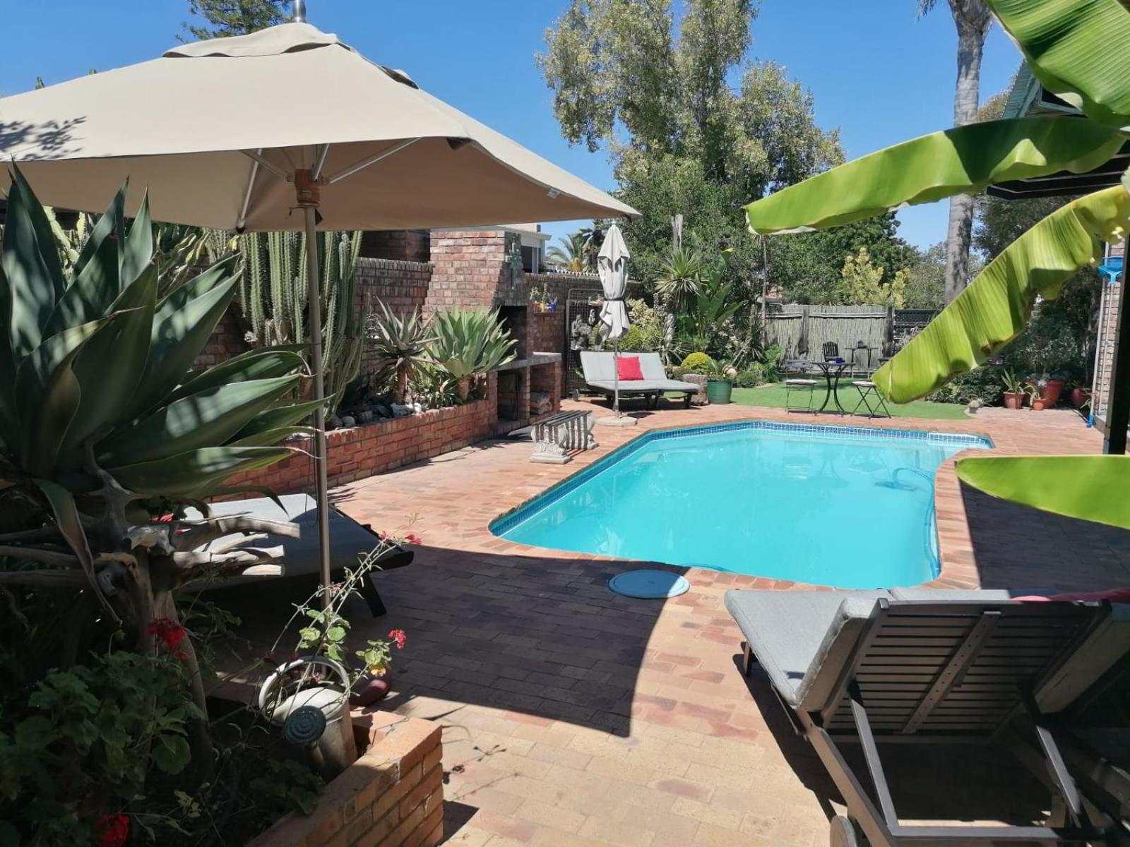 Earthbound Guest House Oudtshoorn Exterior photo
