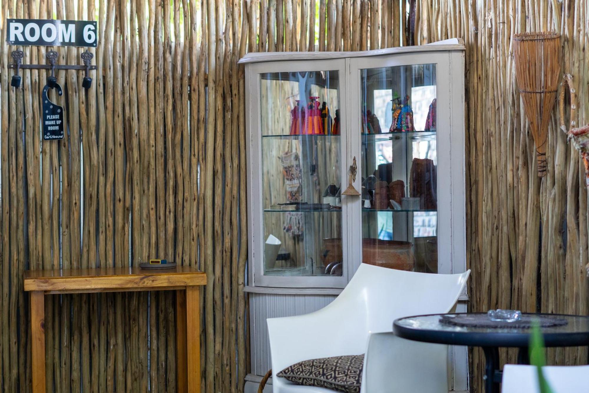 Earthbound Guest House Oudtshoorn Exterior photo