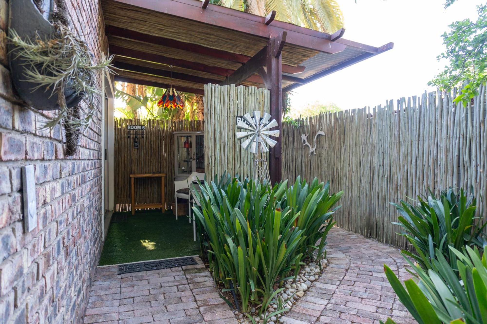 Earthbound Guest House Oudtshoorn Exterior photo
