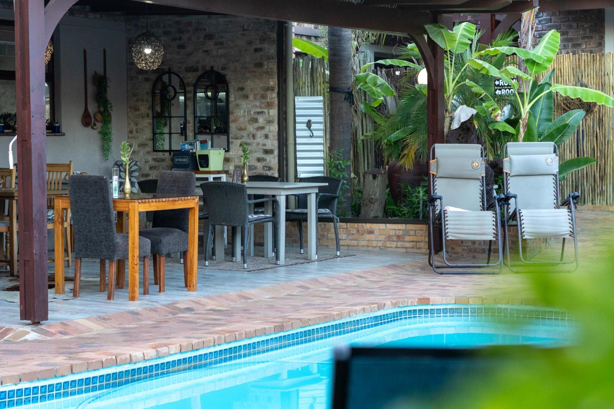 Earthbound Guest House Oudtshoorn Exterior photo