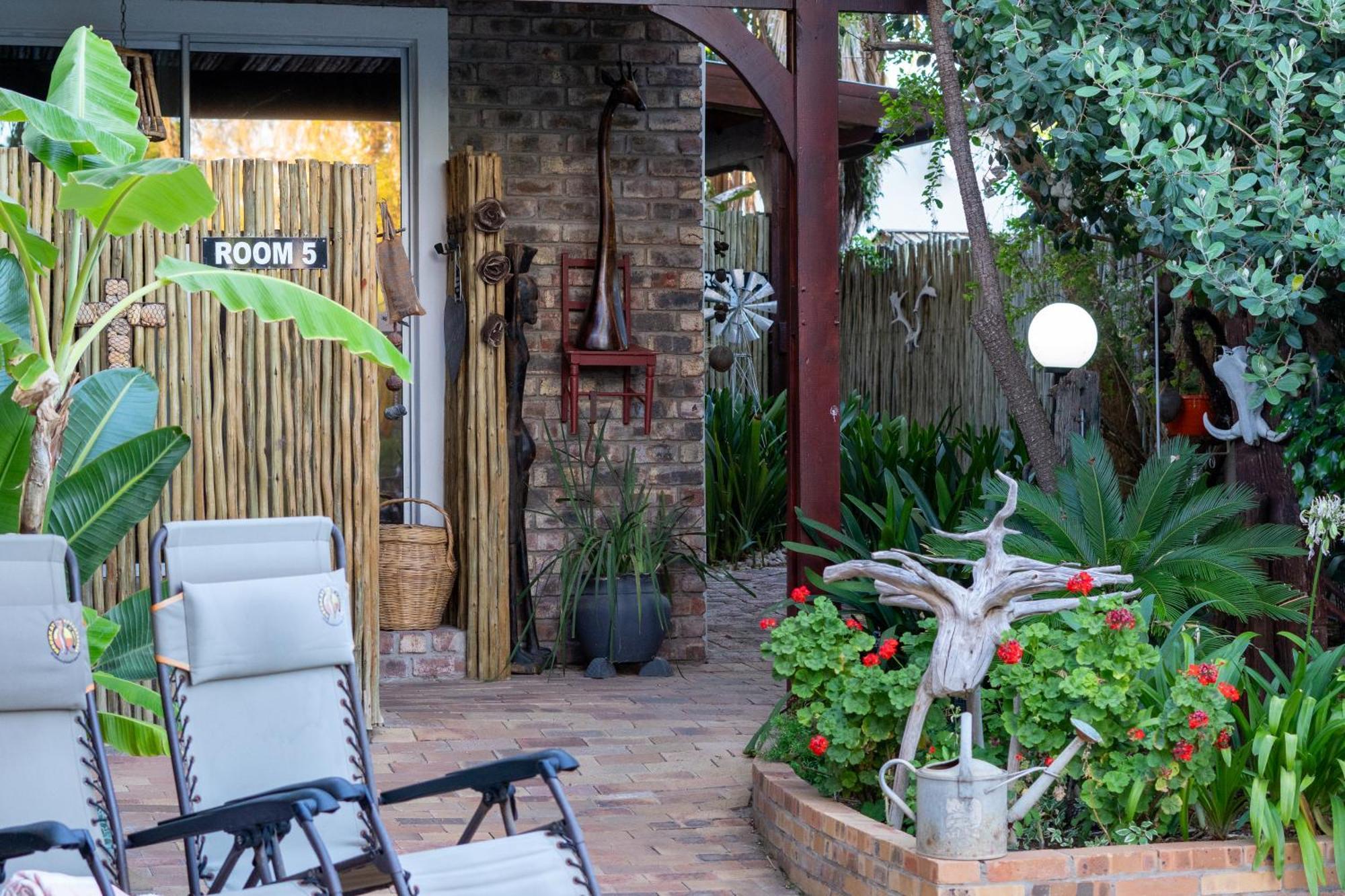 Earthbound Guest House Oudtshoorn Exterior photo