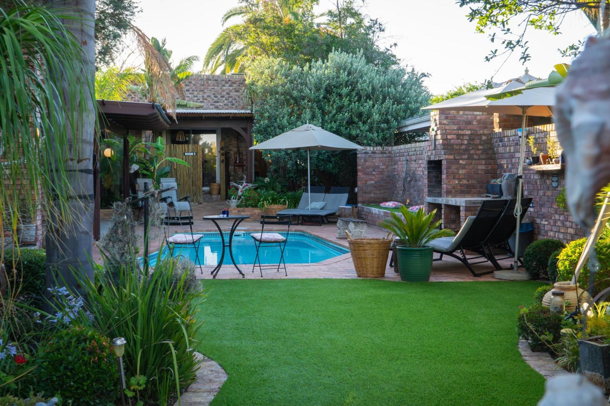 Earthbound Guest House Oudtshoorn Exterior photo